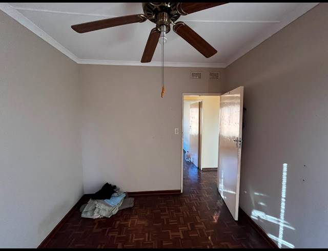 5 BEDROOM FREEHOLD FOR SALE IN BARNS